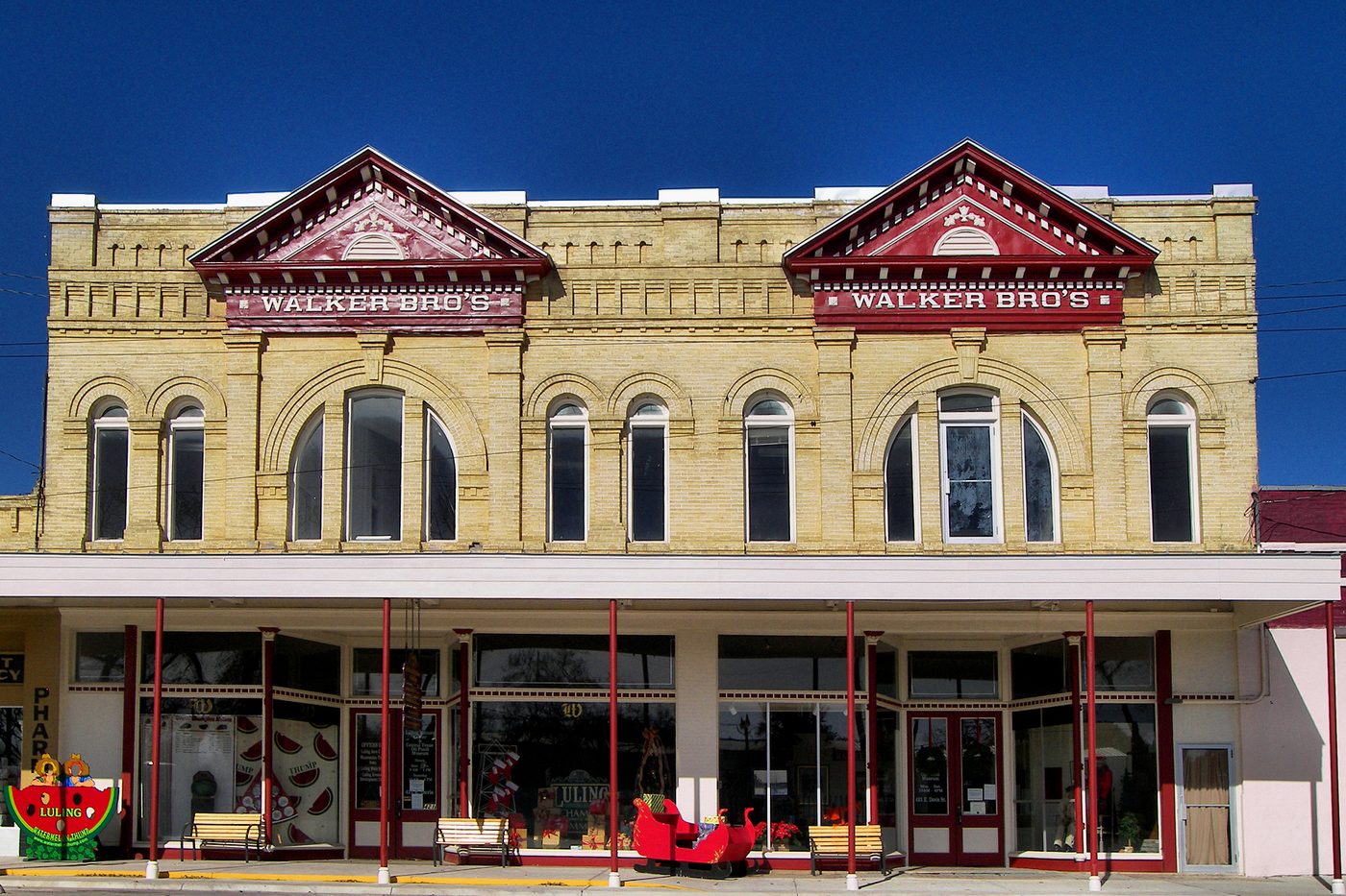 Luling, TX (BBQ, Buc‑ee's, Oil Museum)